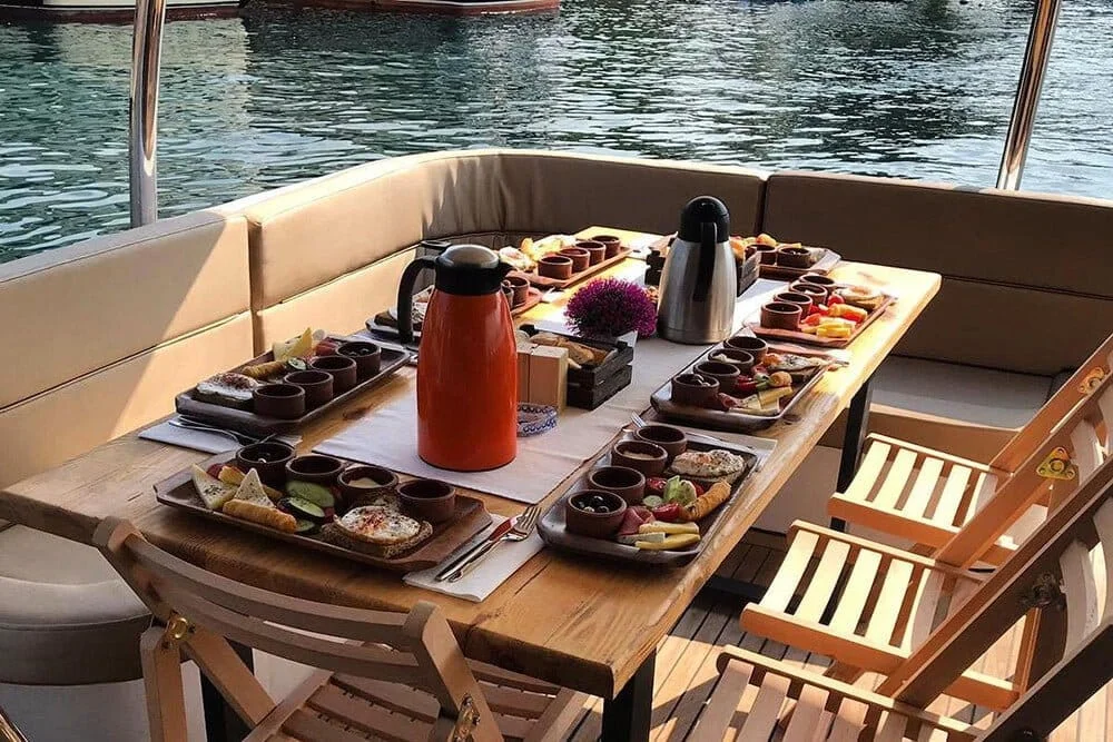 Are the Best Yacht Catering Services in Dubai Worth It?
