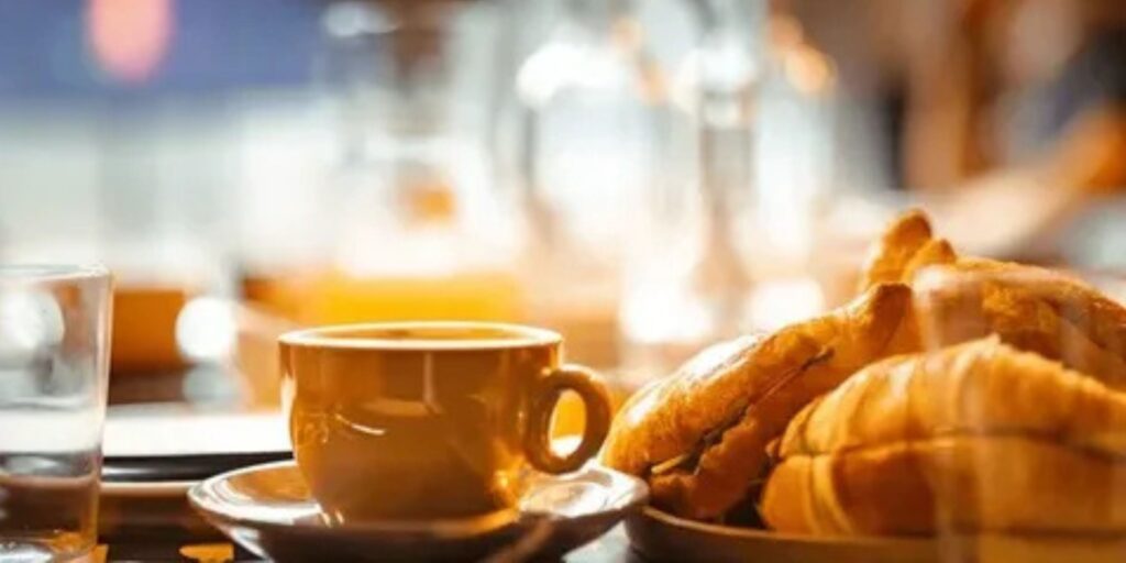 Can a coffee house in the plantation really offer both great coffee and a relaxing atmosphere?