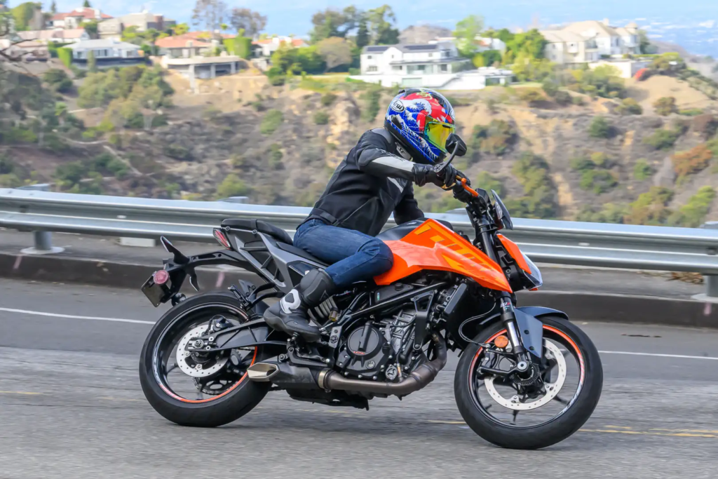 KTM 250 Duke BS6 Rider Comfort Guide