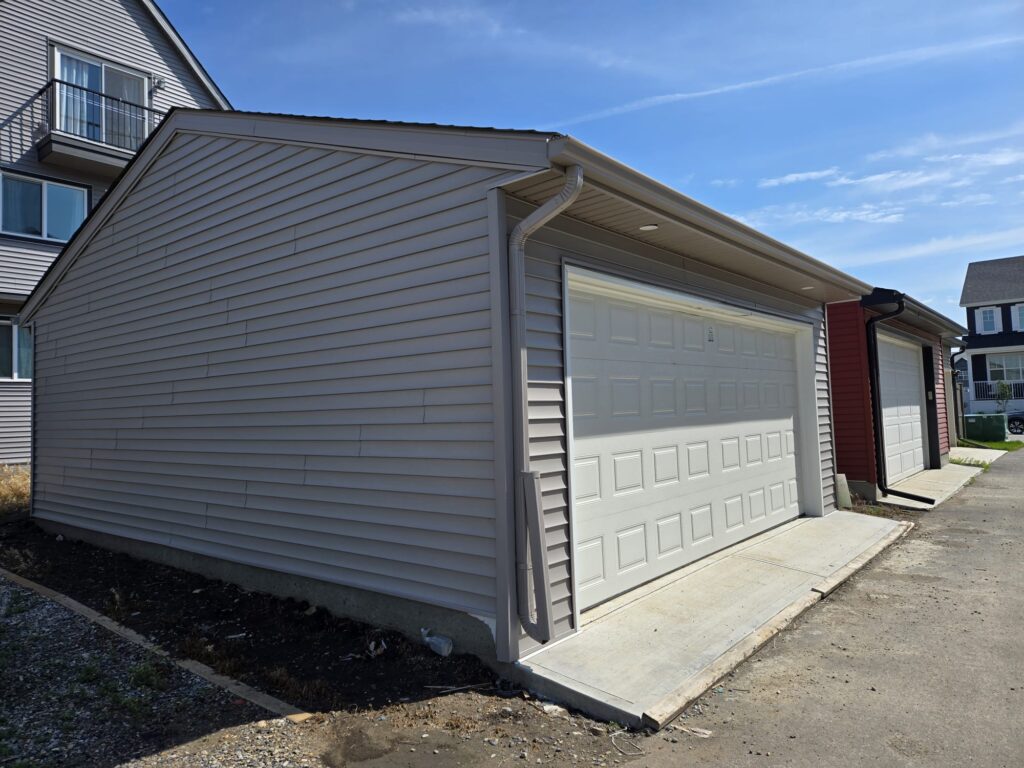 Garage Builder in Calgary – V AAR Exteriors & Home Improvements Ltd