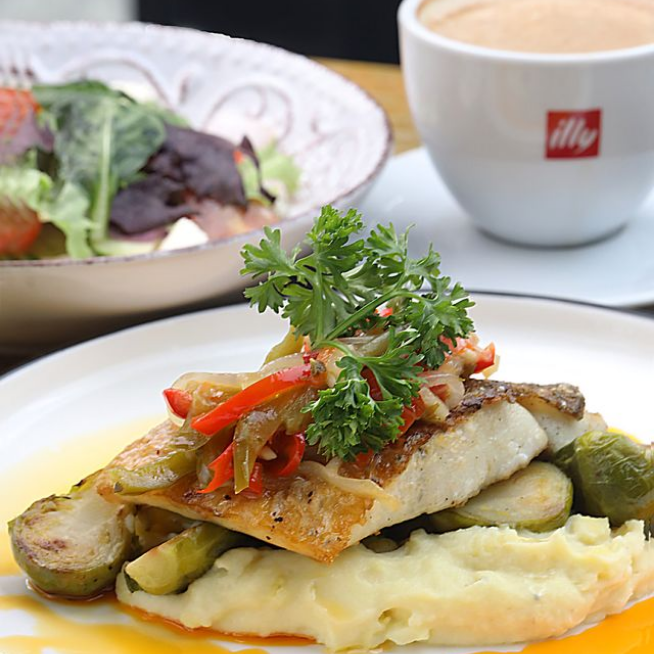 Best Group Dinner Venues in Raffles Place for Office Teams