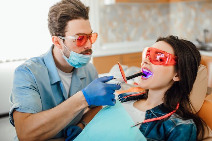 How Can a Dental Clinic in Ottawa Improve Your Overall Oral Health?