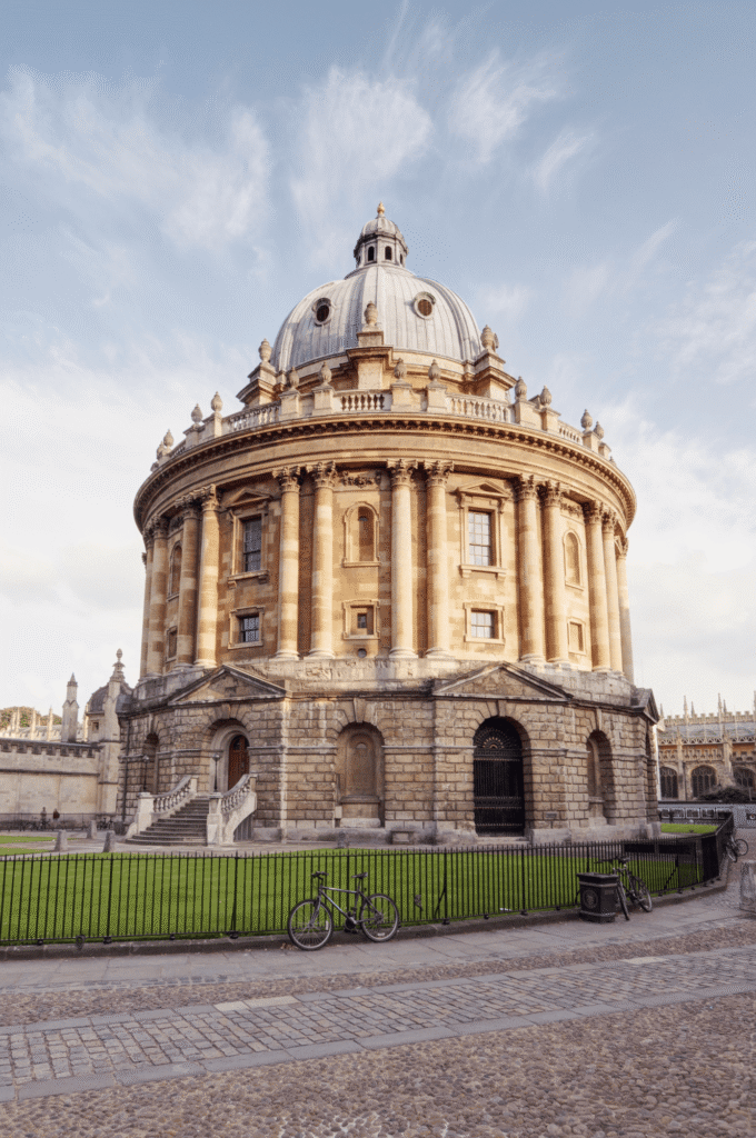 Oxford University Total Cost in INR: How Much Money Needed for Oxford in INR? (2026 Guide)