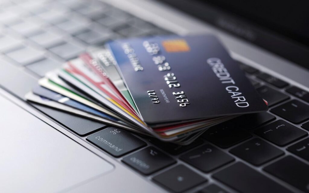 Which Card Should You Use to Book Indian T20 League Tickets This Season?