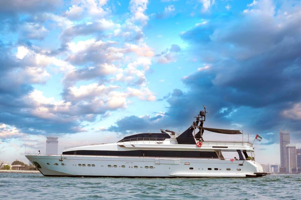 Explore Dubai in Style with Premium Yacht Rental Services