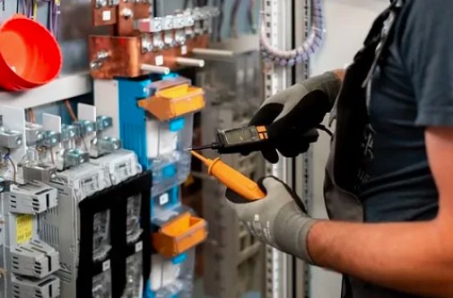 Finding a Reliable Electrician Near You: A Complete Guide