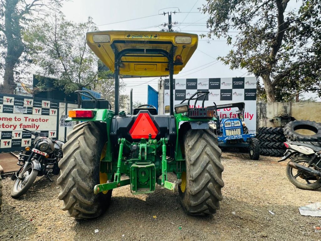 The Quiet Strength of Old Tractors: Stories, Steel, and Stubborn Engines