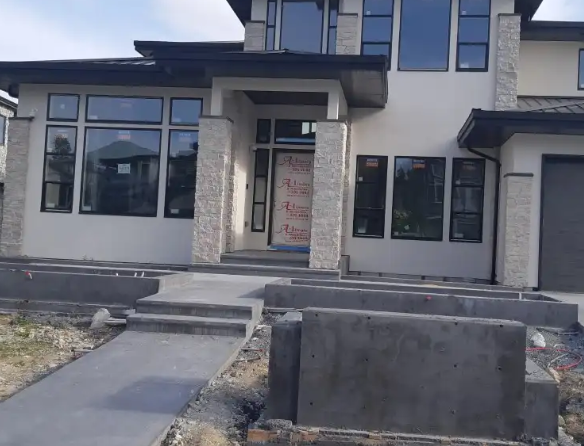 How To Find A Professional Stair and Railing Contractor Near Me Online?