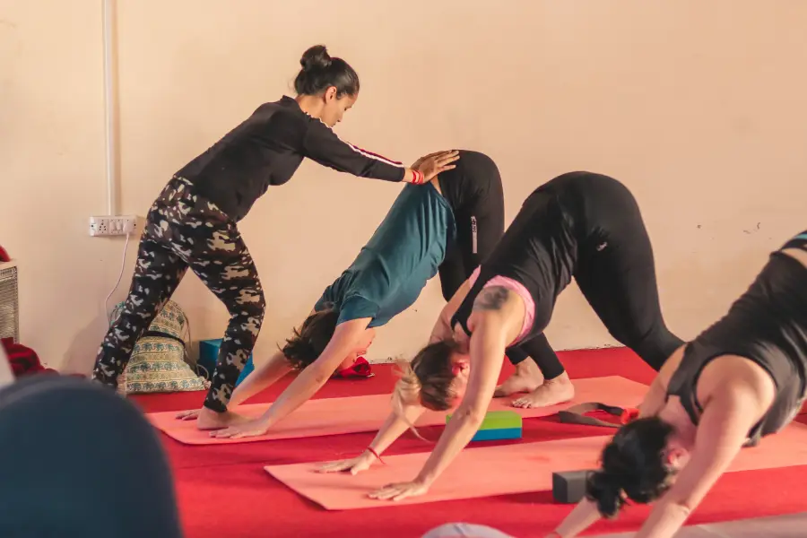 Traditional vs Modern 200 Hour YTTC in Rishikesh: What Should You Choose?