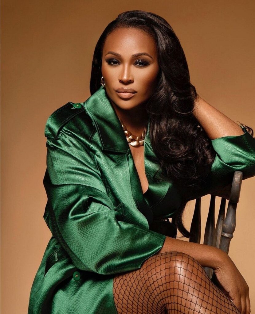 The Ultimate Guide to Weft Hair Extensions: Volume, Versatility, and 2026 Trends