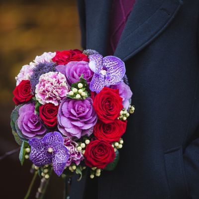 Pinpointing Wedding Anniversary Flowers with Meaning and Intent