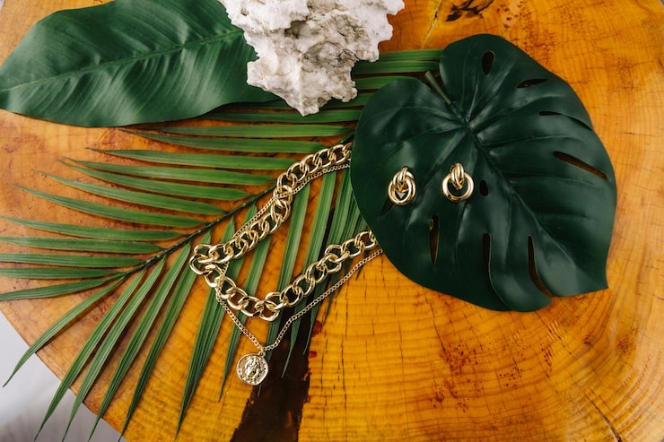 Italian jewelry is synonymous with heritage and prestige, dating back centuries.
