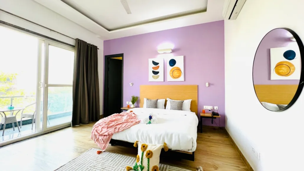 Comfortable Stay Near Medanta Medicity Service Apartments