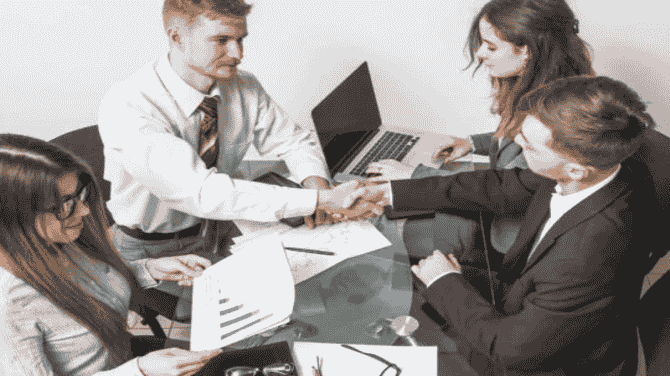 B2B Buying Group Strategies vs Lead Gen in 2026 for Enterprises