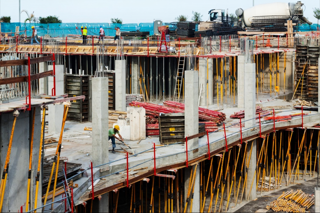What to Know About Commercial Fit Out Saudi Arabia Projects Now