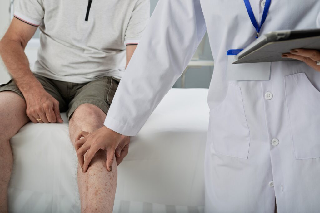 Cost vs Benefits of Robotic Knee Replacement – A Smart Investment or Extra Expense?
