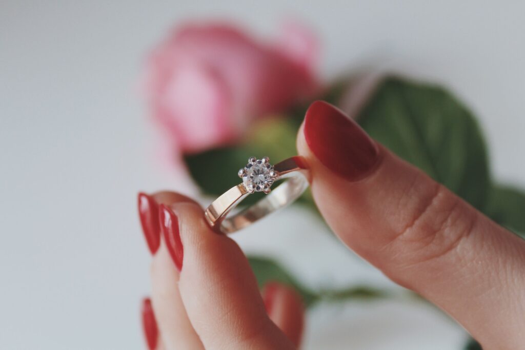 What Should You Know About Buying Natural Diamonds in Today’s Market?