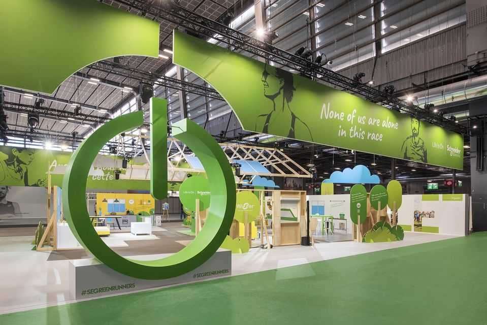 2026 Retail Interior Trends That US Exhibit Rentals Are Already Using