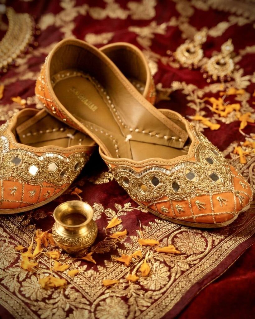 How to Choose Bridal Juttis for Women That Are Stylish and Comfortable?