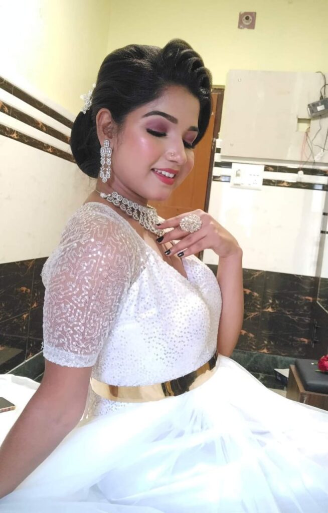 Balance out genuine passion and healthy friendship with presentable ladies of escort service in Rajkot