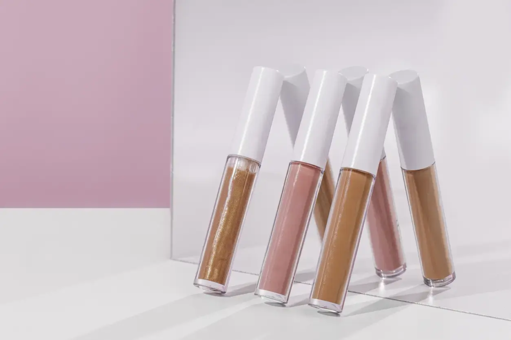 Why Does Lip Gloss Make Lips Look Shiny And Full?