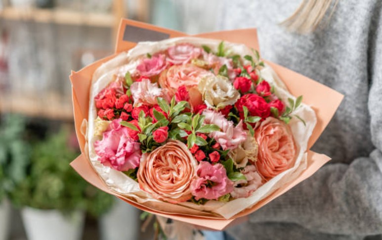 How Personalised Flower Delivery Creates More Meaningful Gifts