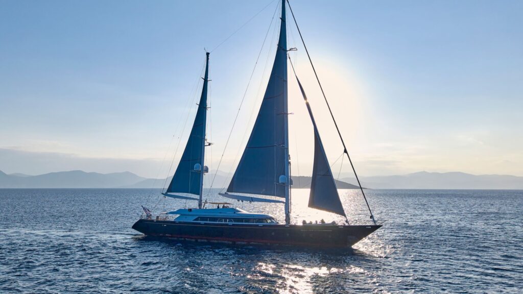 What to Expect from a Sailing Yacht Charter Maine – Itineraries & Pricing