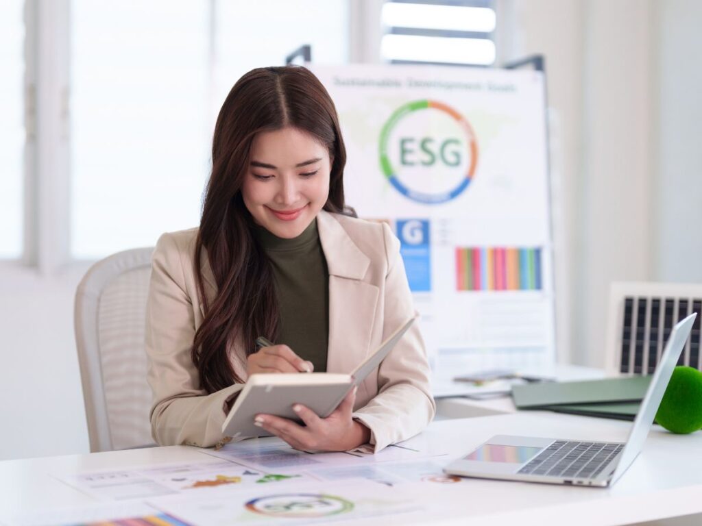 CV Writing Services UAE: Why Professional CVs Matter for Job Seekers in 2026