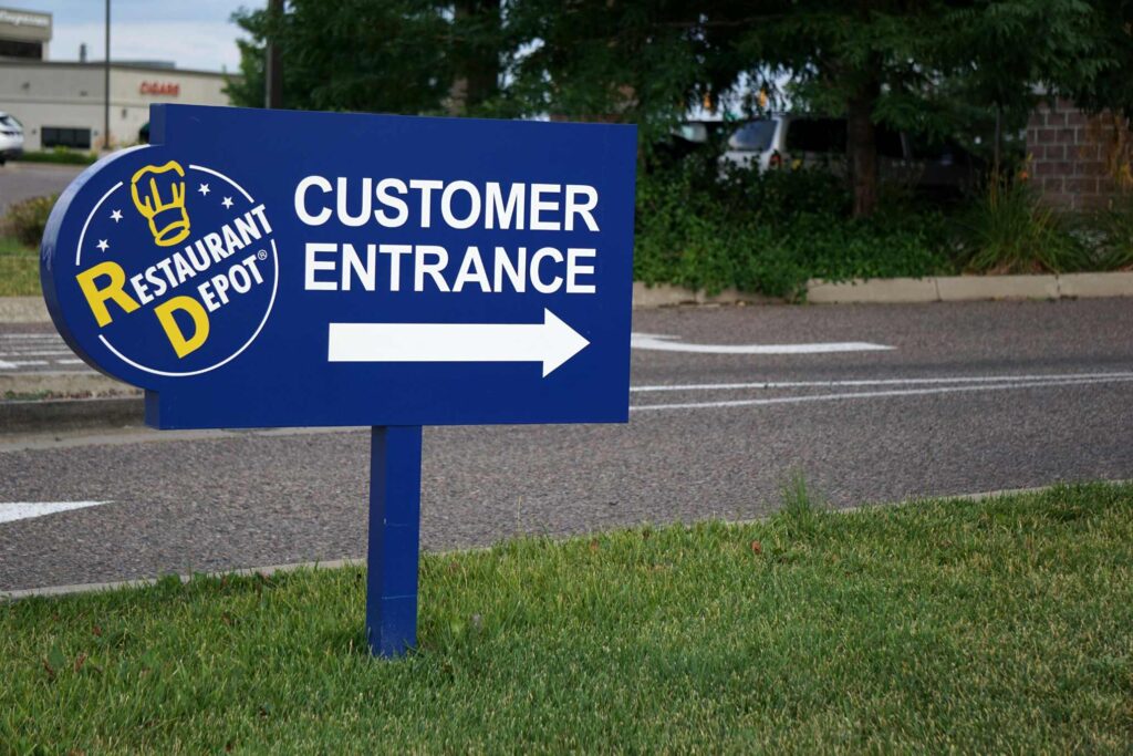 How Outdoor Signs Help Businesses Attract Customers