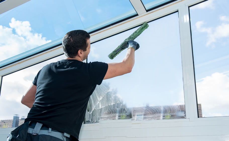 Commercial Window Cleaning in Dallas TX: Why Professional Window Care Is Essential for Modern Businesses