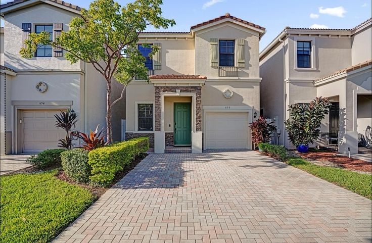 Hire Elite Multifamily Photographers in Orange County