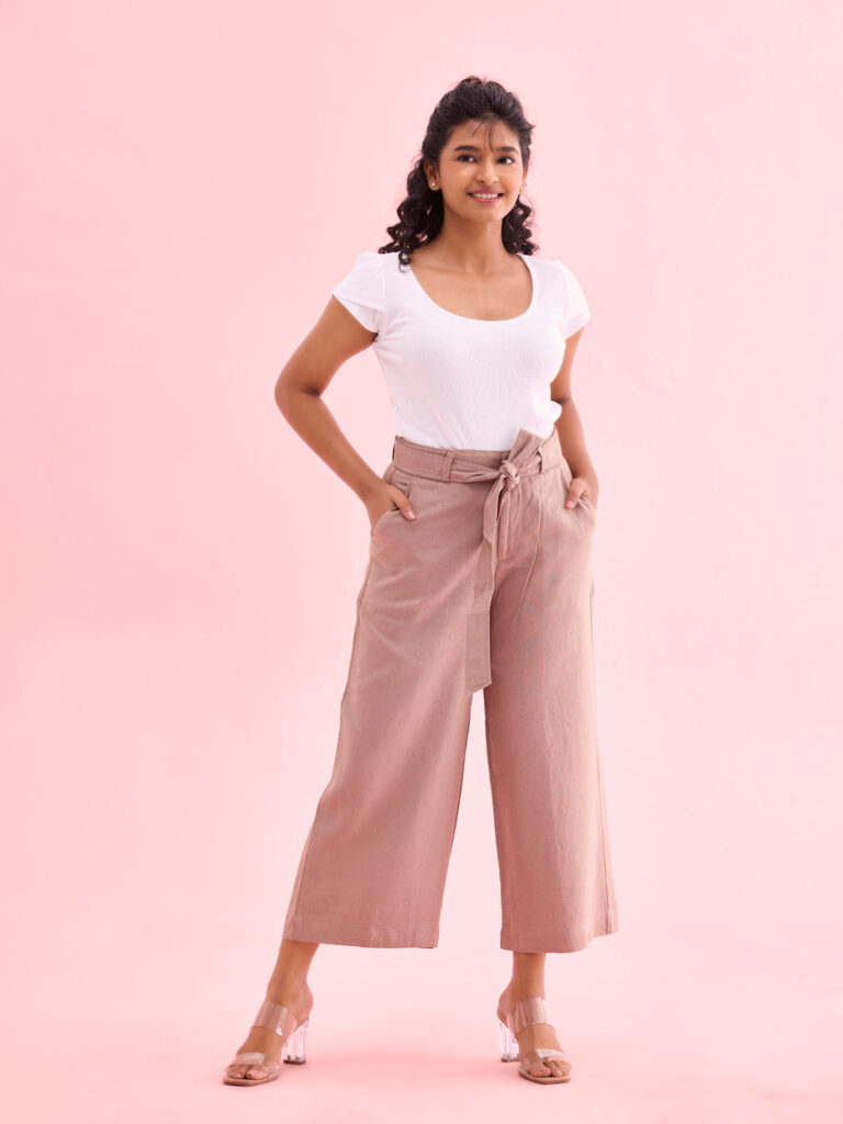 Petite and Plus Size Styling Tips for Beige Pants for Women