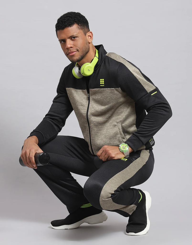 Why Smart Tracksuits for Men Are the Future of Everyday Style?