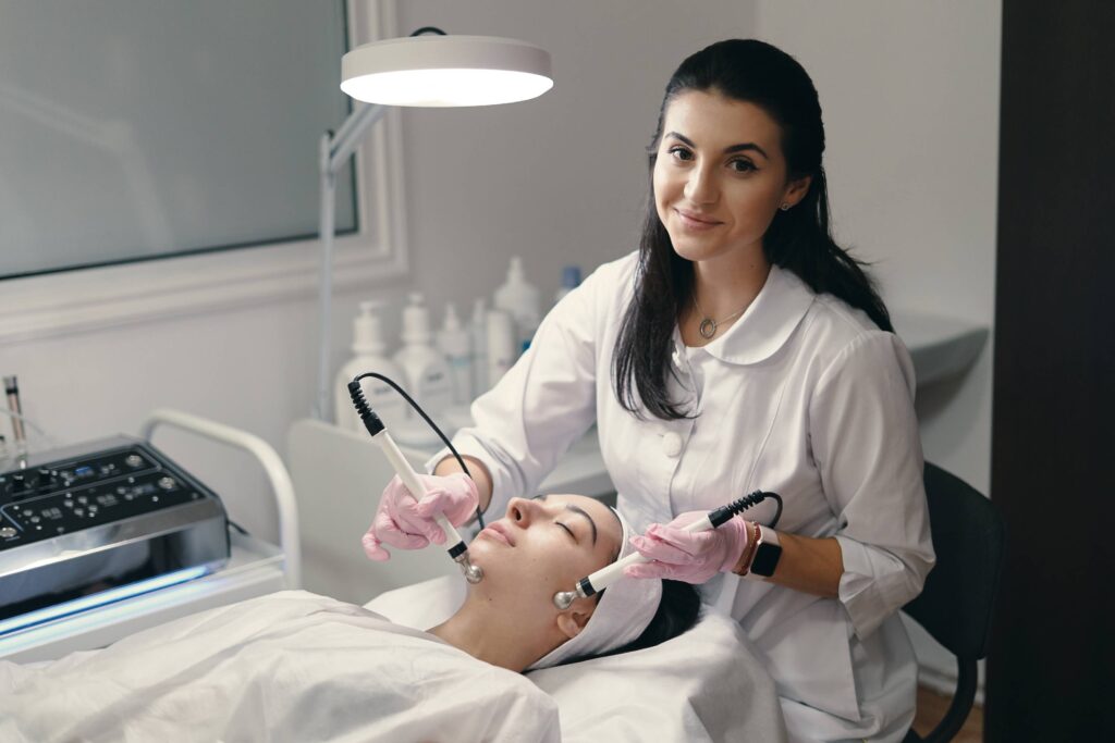 How to Choose the Right Skin Center for Healthier Looking Skin