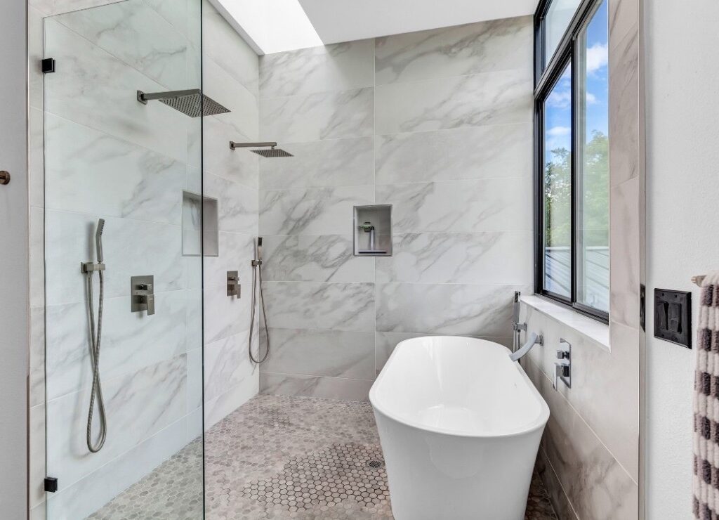 Small Bathroom Remodeling in Austin: Smart Layout Ideas That Create More Space!