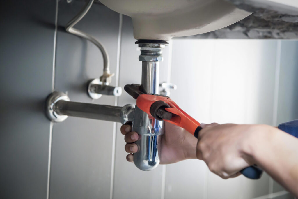 Why Hiring a Professional Plumbing and Heating Contractor Is Essential for Your Home