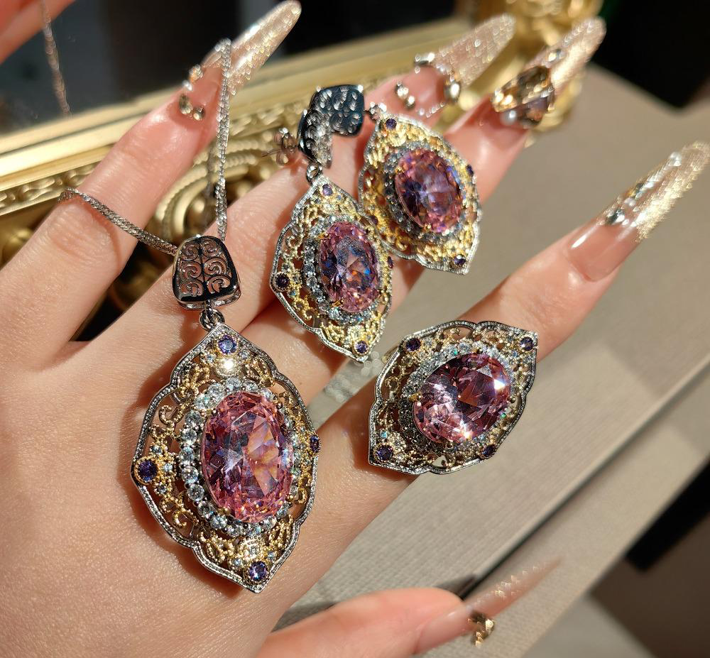 What Factors Determine The Value Of Fine Jewelries?