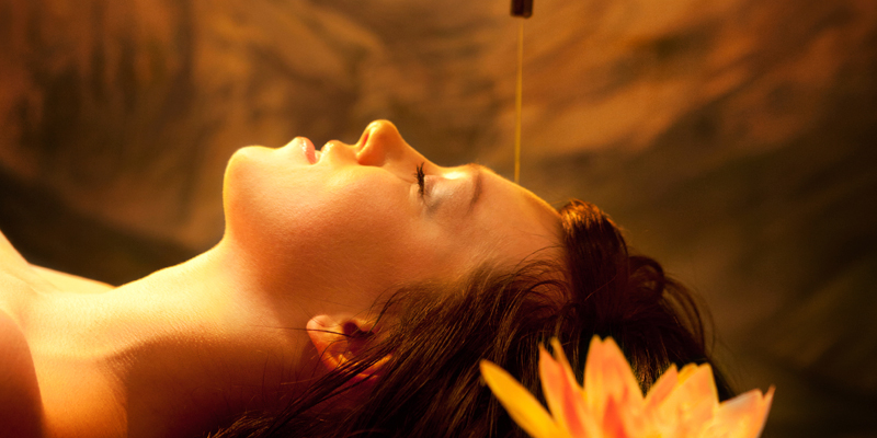 Shirodhara Therapy Delhi – A Natural Way to Relax Your Mind and Body