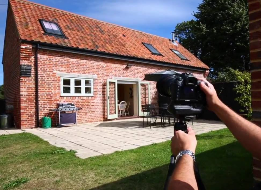 How Do Real Estate Photography Services Help Sell Homes Faster?