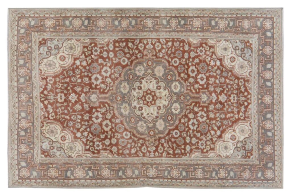 How to Choose the Right Turkish Rug Size for Your Space