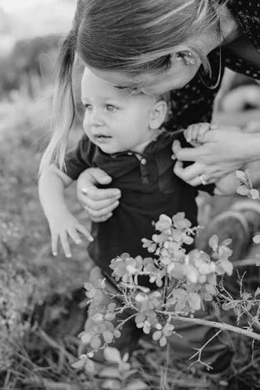 Family Photography Packages Offer Better Value Than Single Sessions