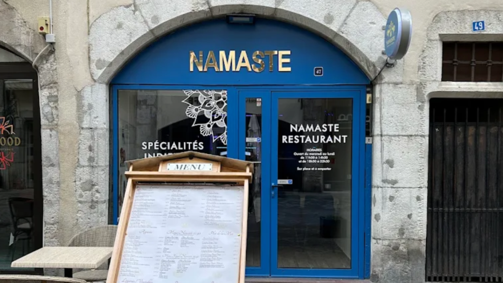 Une table pleine de saveurs pour une expérience culinaire inoubliable