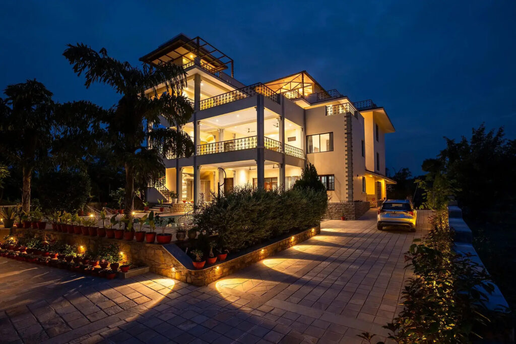 Hotel Near Fateh Sagar | Experience a Boutique Stay in Udaipur at Dilip Niwas