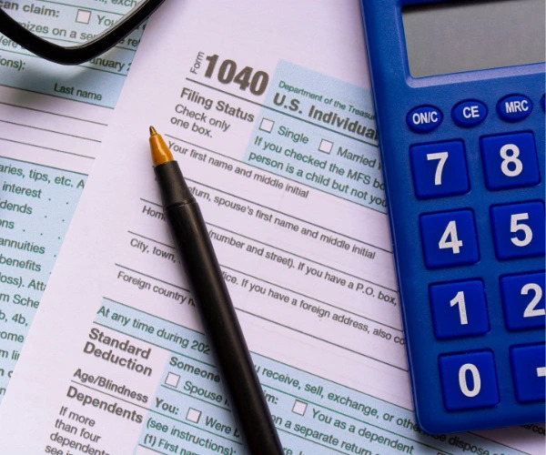 How Professional 1040 Tax Filing Services Reduce IRS Errors