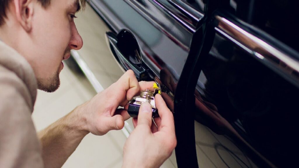 Emergency Lockout Service in Miami, FL: A Complete Guide to Fast, Safe, and Professional Locksmith Assistance