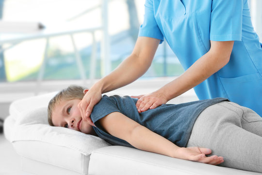 How to Pick a Pediatric Chiropractor in Los Angeles