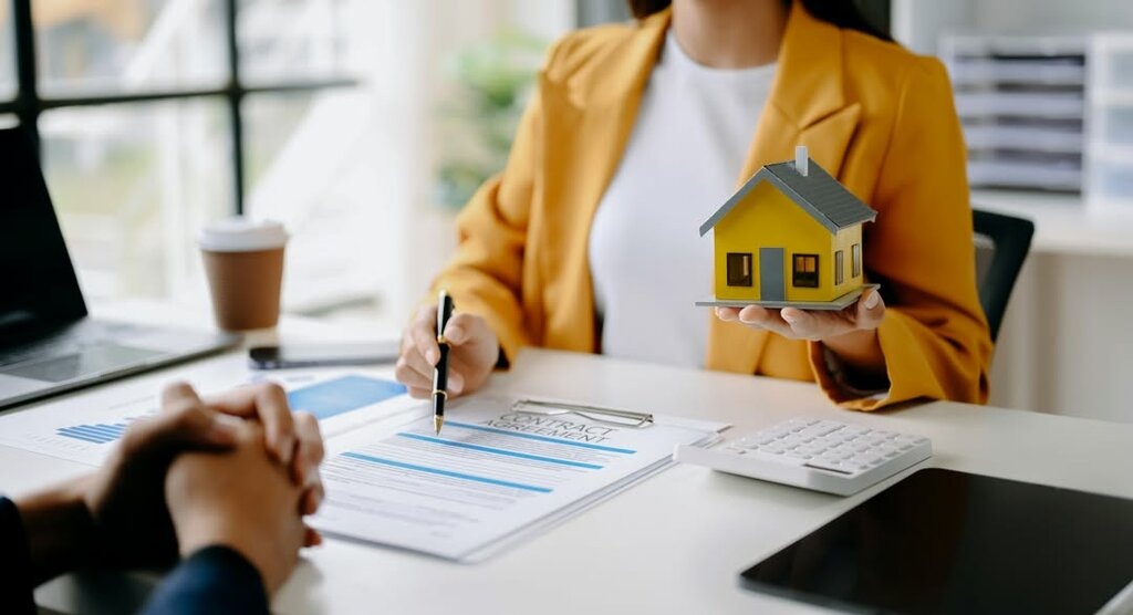 Home Loan Services for Buying, Refinancing, and Building Financial Confidence