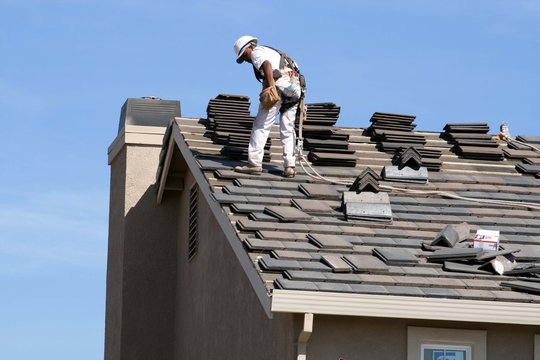 Roof Replacement Services: When Is It Time to Replace Your Roof?