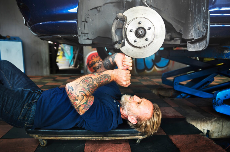 7 Warning Signs Your Vehicle Needs Brake Service Immediately