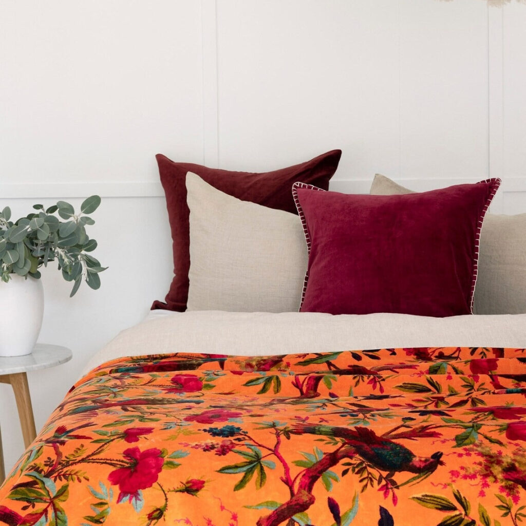 Is a Velvet Throw Worth It? 5 Simple Things to Look For Before Buying